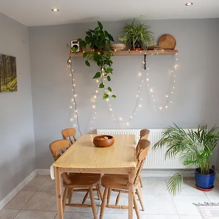 2 Bedroom Boho With Garden