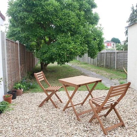 Apartamento 2 Bedroom Boho With Garden Bristol